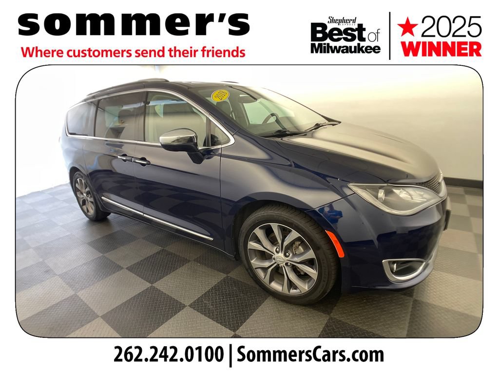 Used 2018 Chrysler Pacifica Limited w/ Tire & Wheel Group FWD image 6