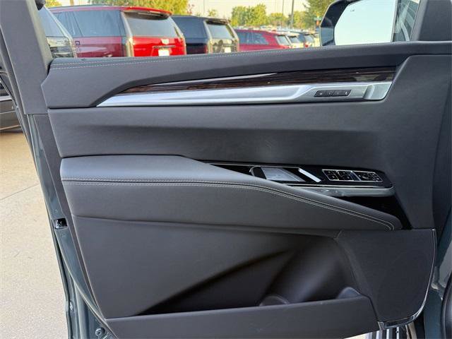 New 2026 Cadillac Escalade ESV Luxury w/ Touring Package image 10
