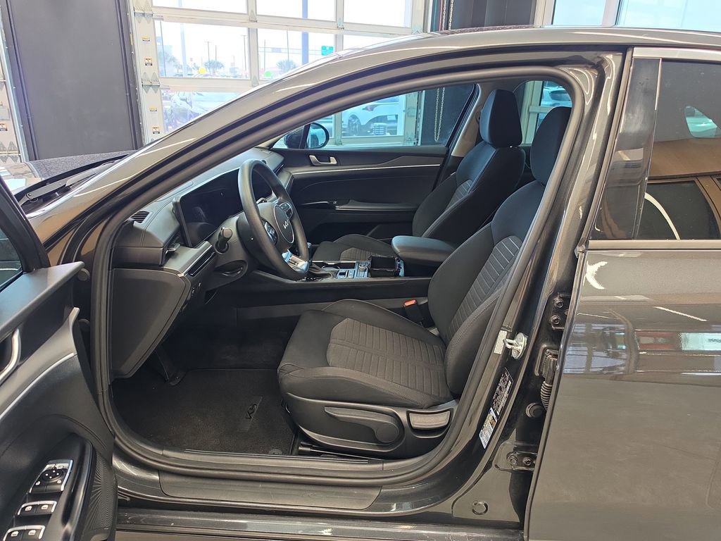 Used 2025 Kia K5 LXS FWD image 14