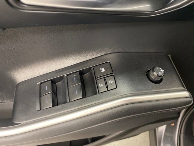 Used 2023 Toyota Highlander XLE image 26