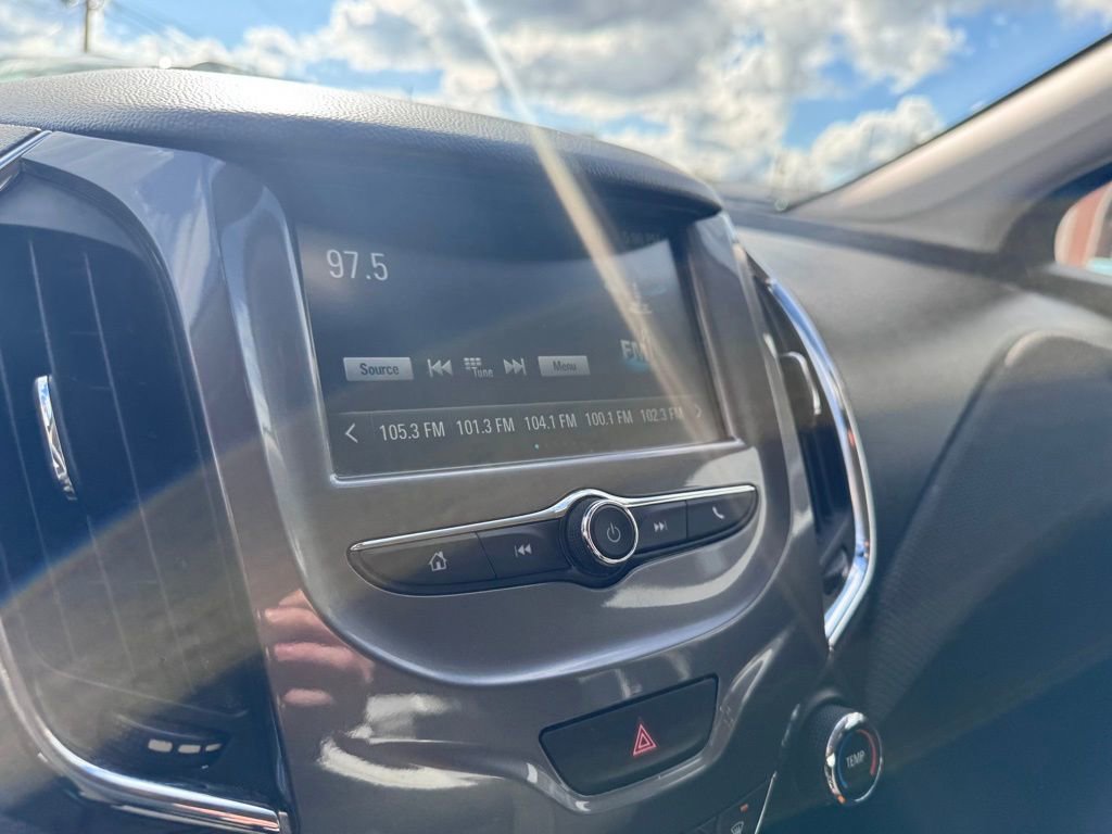 Used 2017 Chevrolet Cruze LT image 29