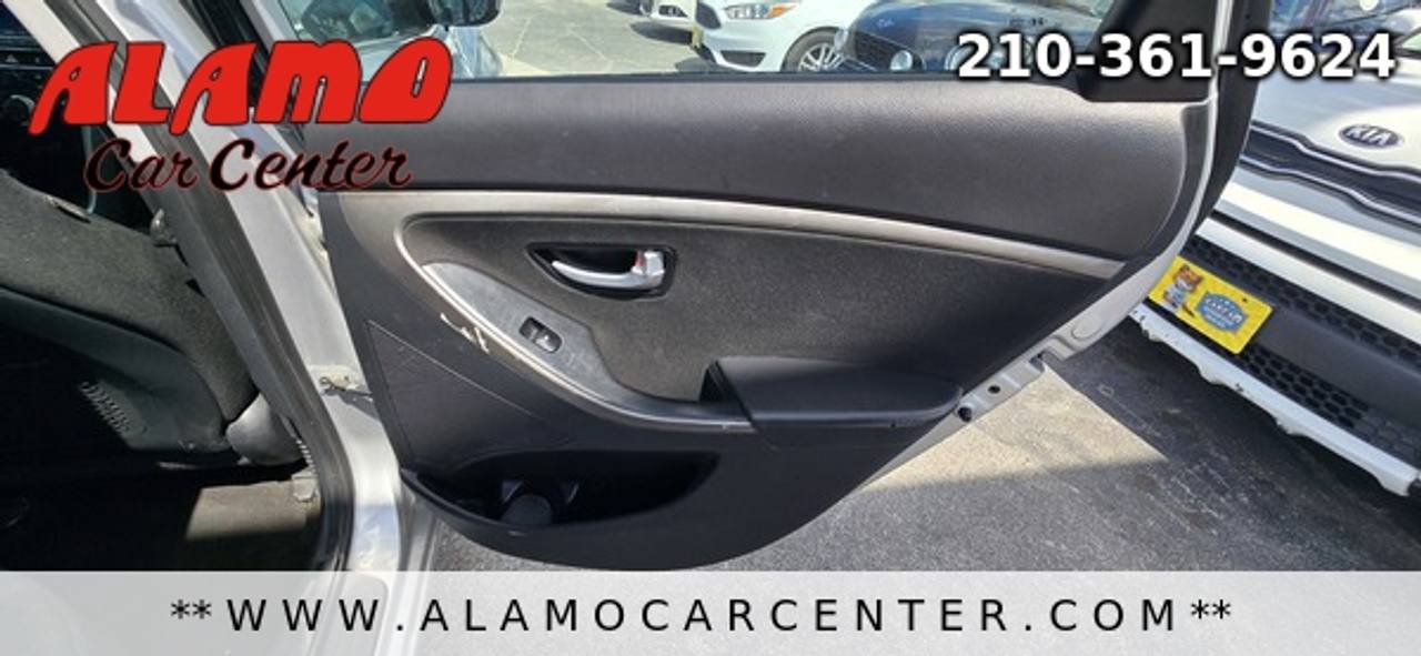 Used 2016 Hyundai Elantra GT FWD image 23