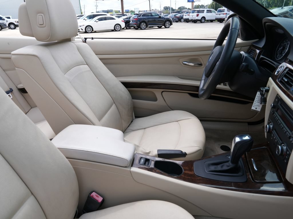 Used 2013 BMW 328i Convertible RWD image 17
