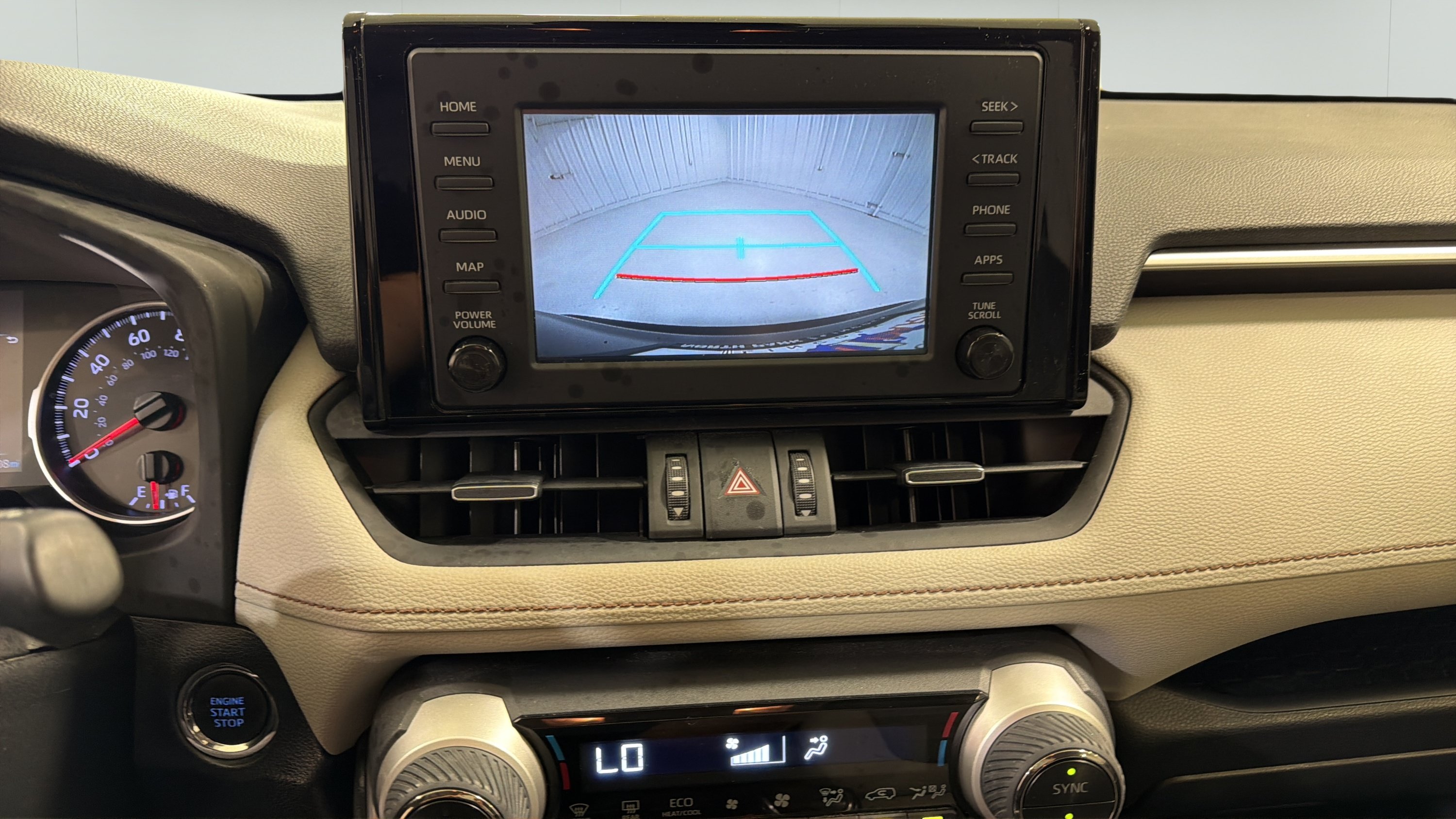 Used 2019 Toyota RAV4 XLE Premium AWD/4WD image 15