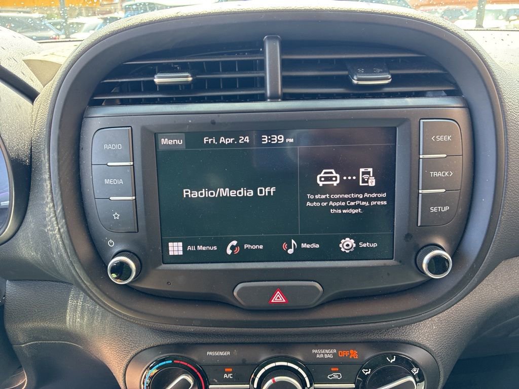 Used 2025 Kia Soul LX FWD image 31