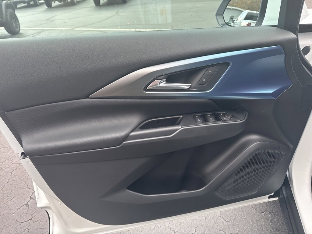 New 2026 Chevrolet Equinox EV LT image 7