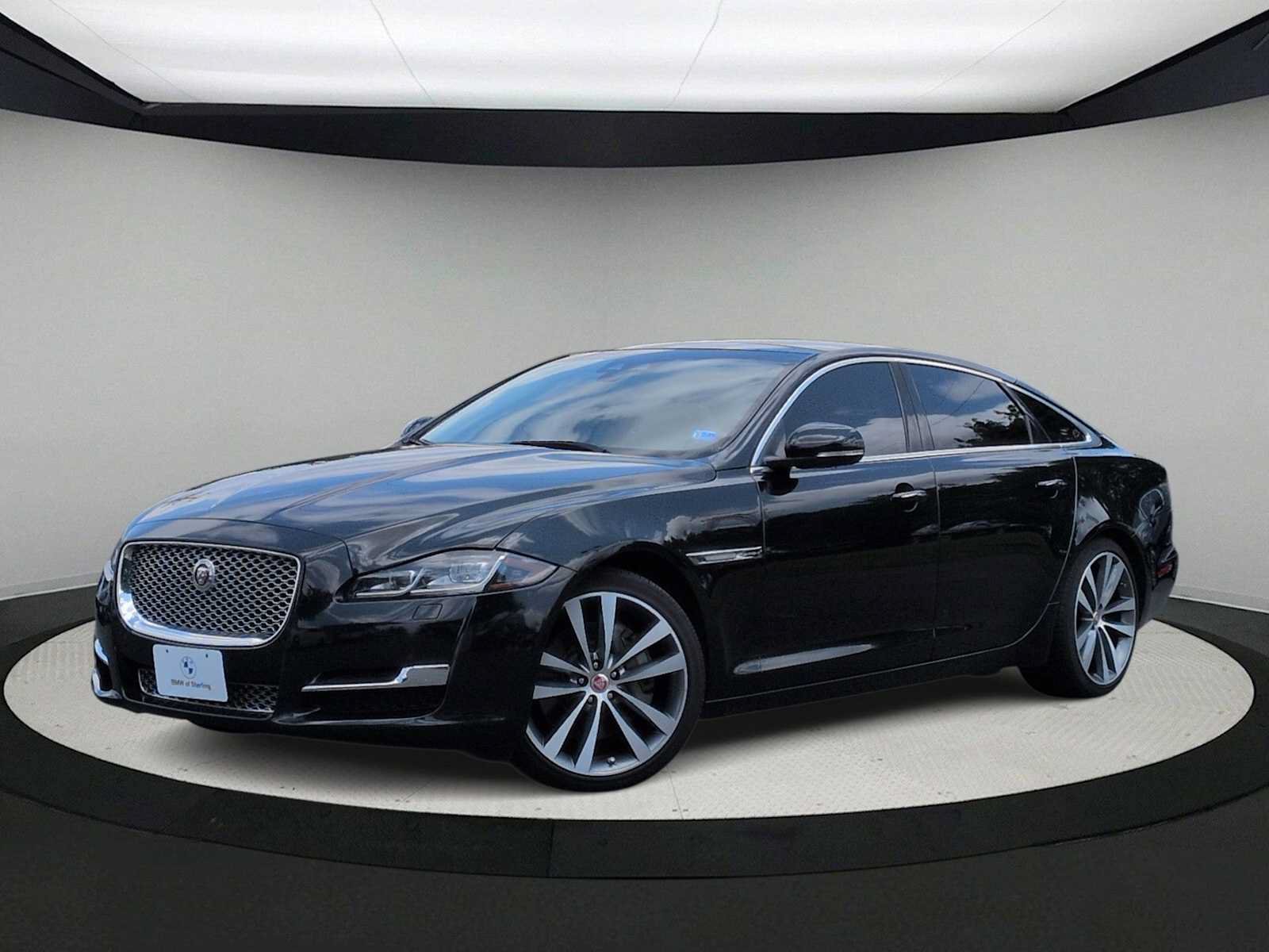 Used 2019 Jaguar XJ AWD image 1