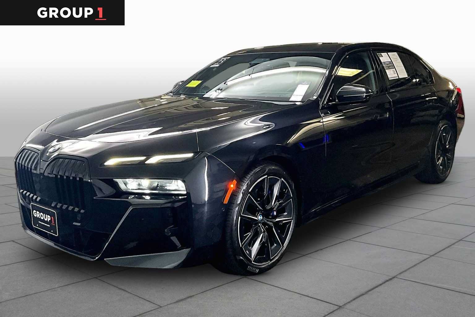 Used 2023 BMW 760i xDrive AWD/4WD image 1