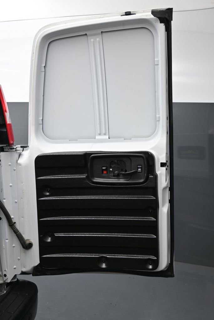 Used 2024 Chevrolet Express 3500 Extended w/ Driver Convenience Package image 18