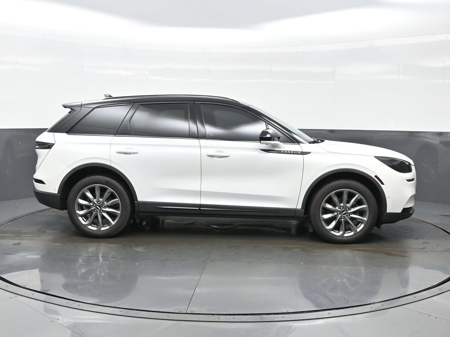 Used 2022 Lincoln Corsair AWD w/ Premium Package image 7