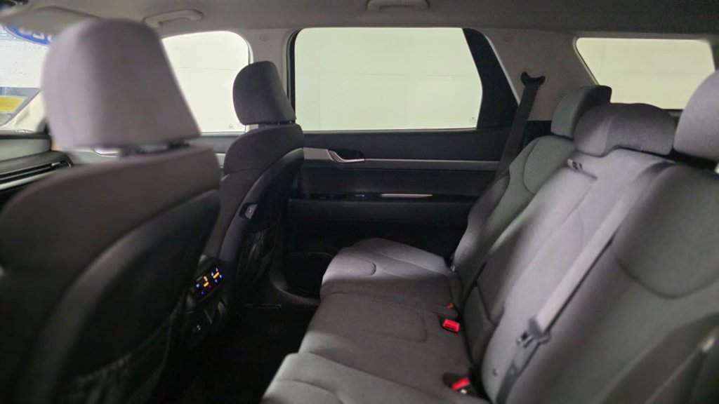 Used 2023 Hyundai Palisade SE image 23
