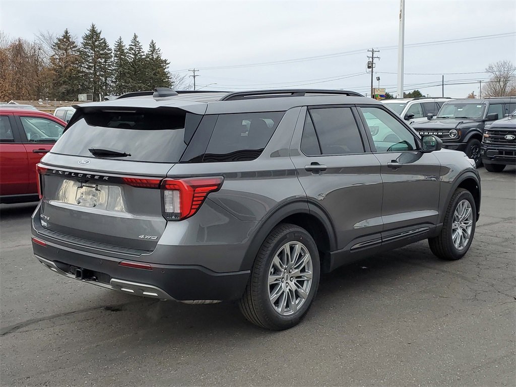 New 2026 Ford Explorer Active image 5