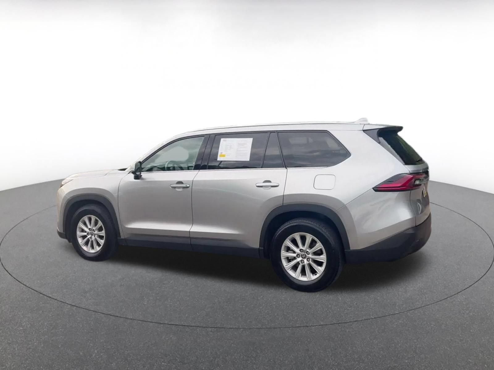 Used 2025 Toyota Grand Highlander FWD image 9