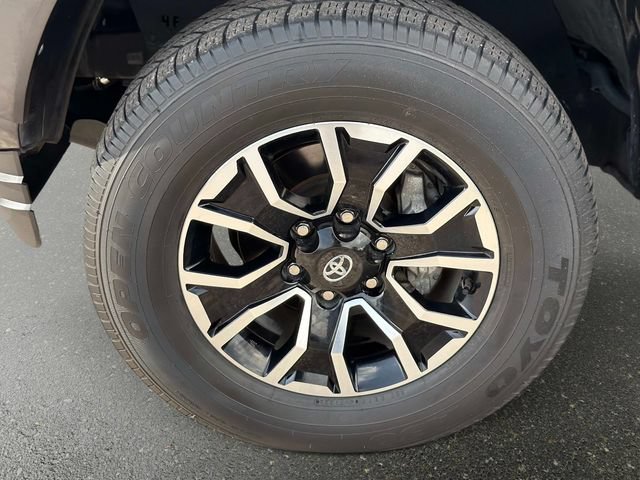 Used 2022 Toyota Tacoma TRD Sport w/ Technology Package RWD image 10