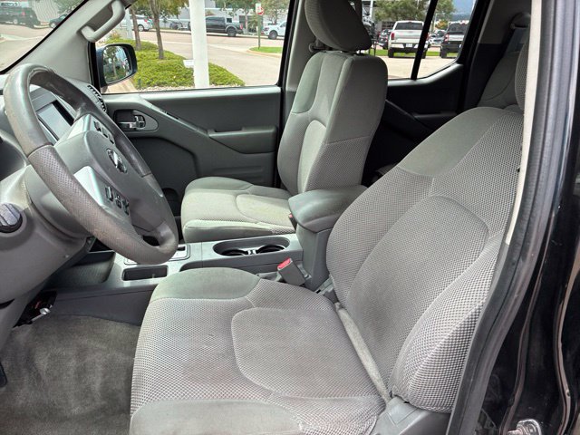 Used 2015 Nissan Frontier SV AWD/4WD image 11
