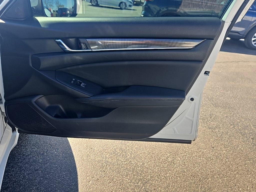 Used 2018 Honda Accord Sport image 31