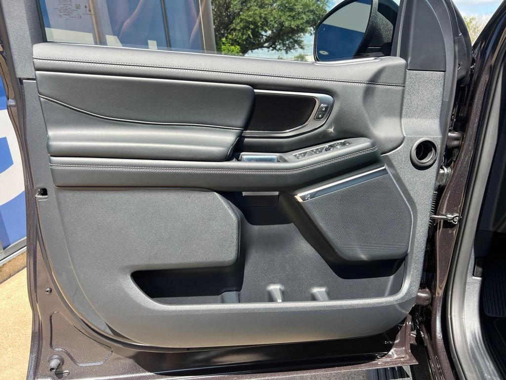 New 2026 Ford Expedition Max Platinum w/ Stealth Performance Package AWD/4WD image 16