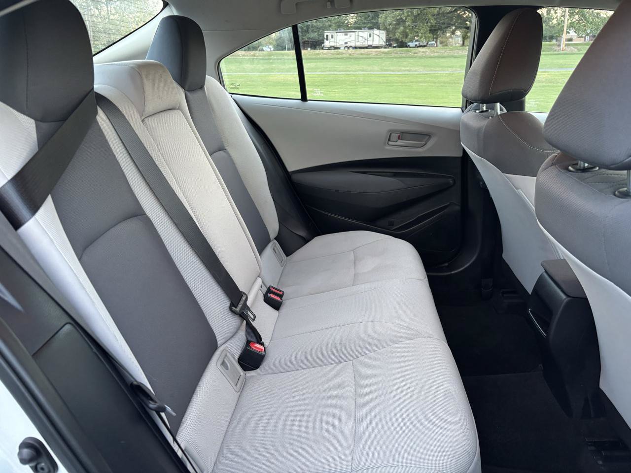 Used 2022 Toyota Corolla LE FWD image 12