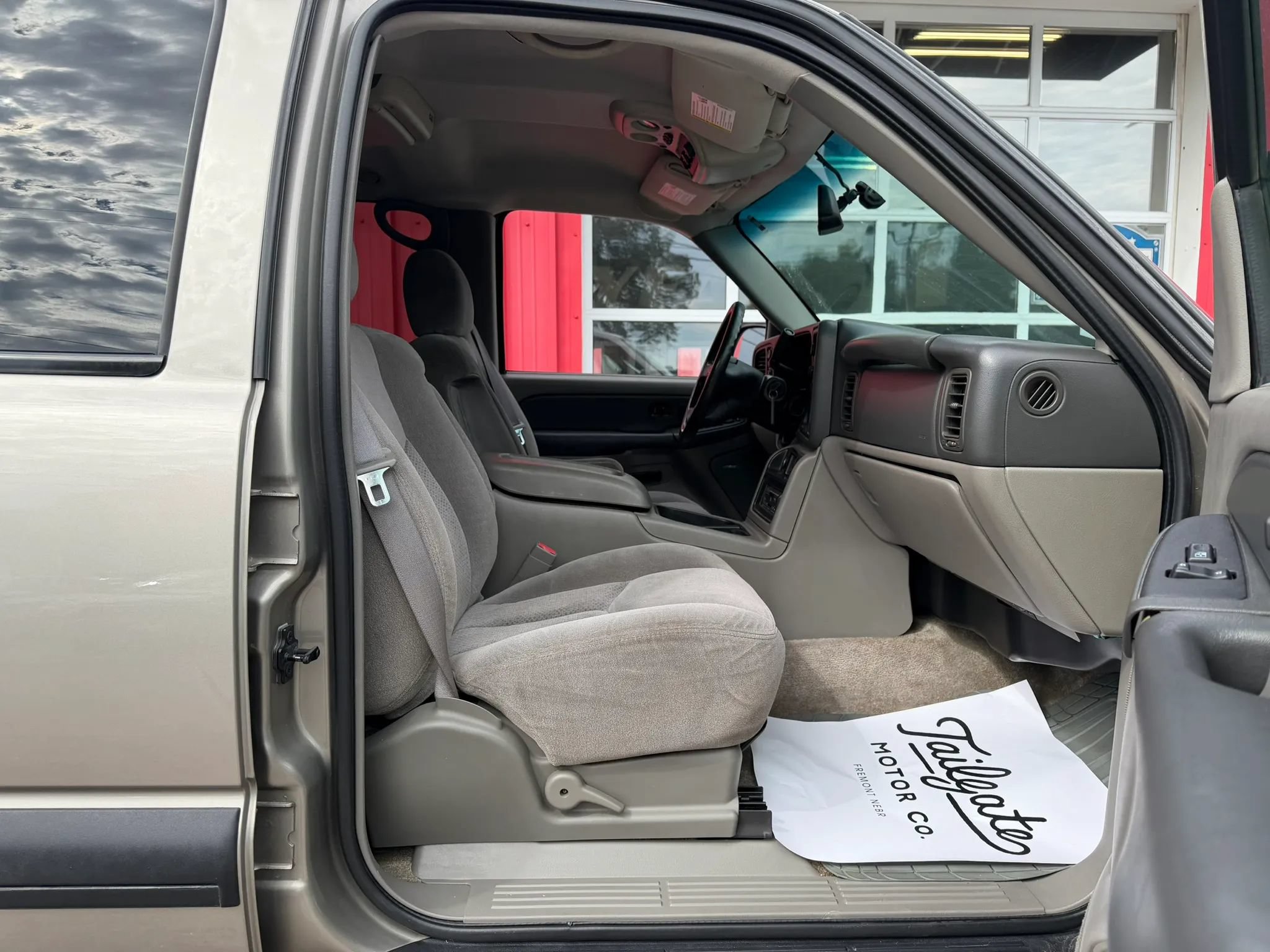 Used 2003 Chevrolet Suburban 2500 LS w/ LS Preferred Equipment Group AWD/4WD image 15