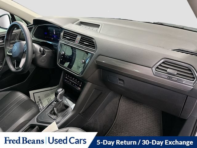 Used 2023 Volkswagen Tiguan SE FWD image 35