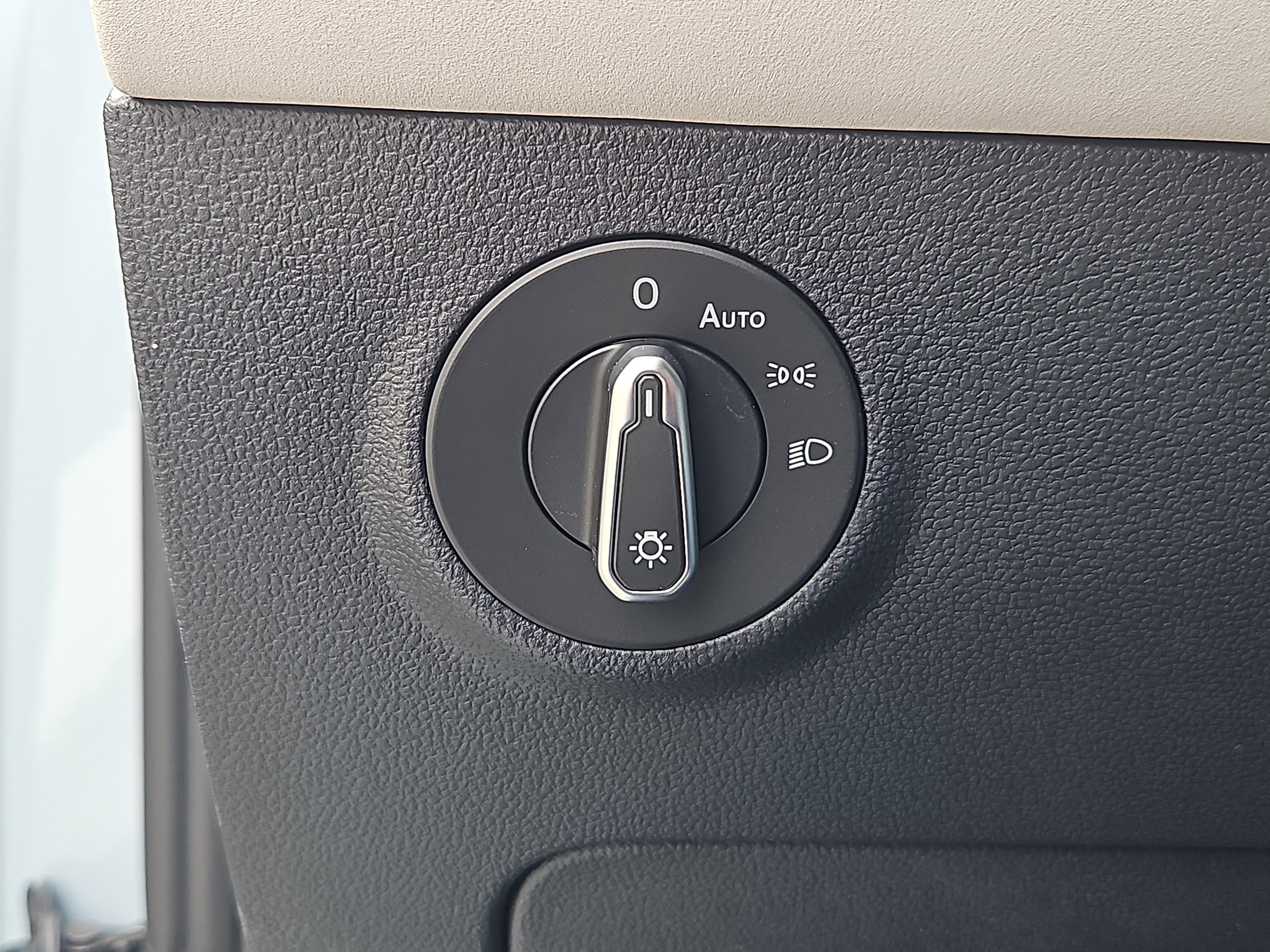 New 2026 Volkswagen Taos SE AWD/4WD image 10