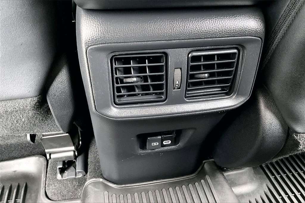 Used 2023 Toyota RAV4 XLE Premium image 10