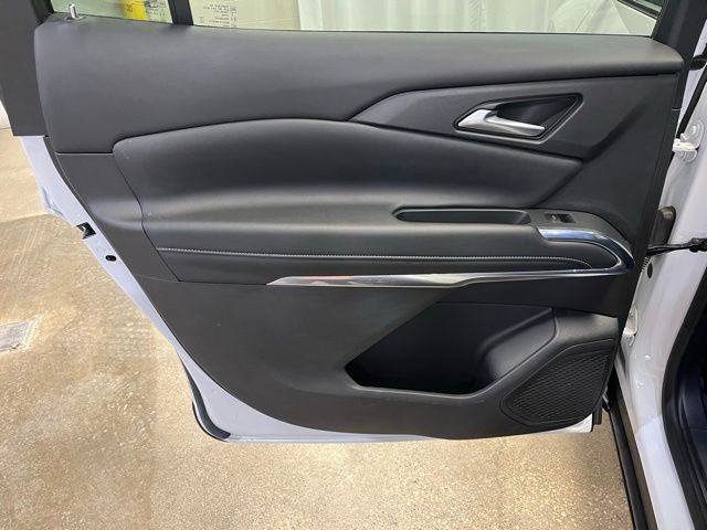 Used 2025 Chevrolet Traverse LT w/ Sun and Wheel Package image 27