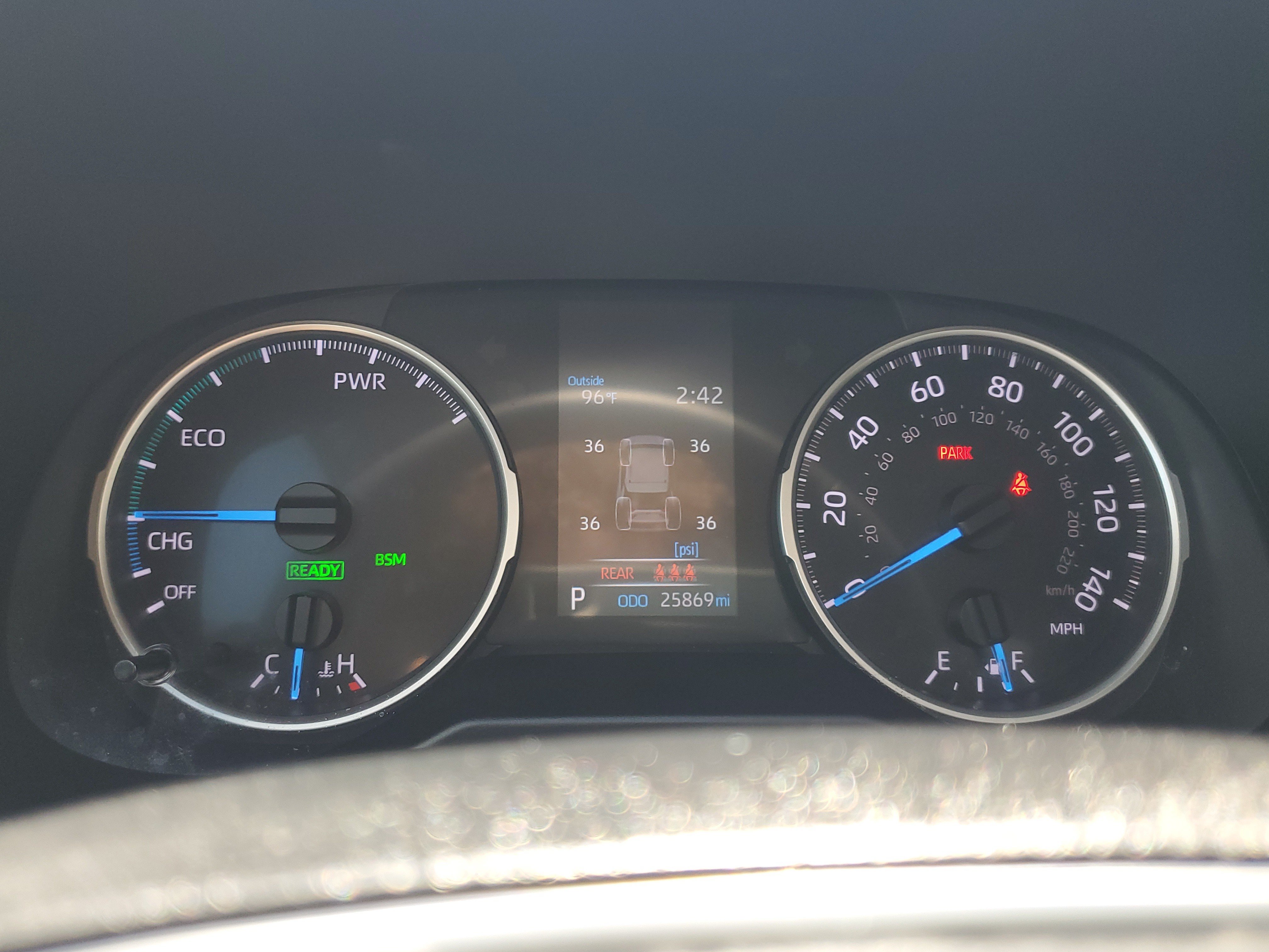 Used 2022 Toyota RAV4 XLE Premium AWD/4WD image 26