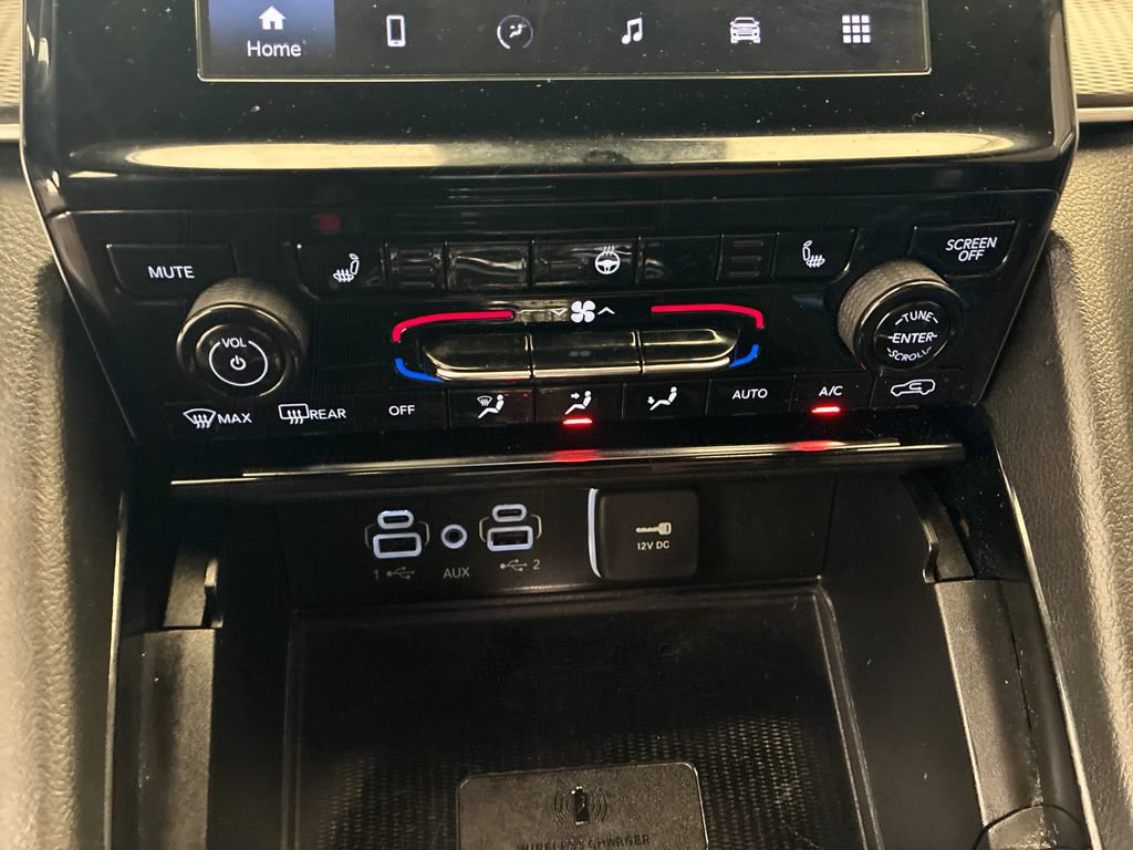 Used 2023 Jeep Grand Cherokee Altitude AWD/4WD image 19