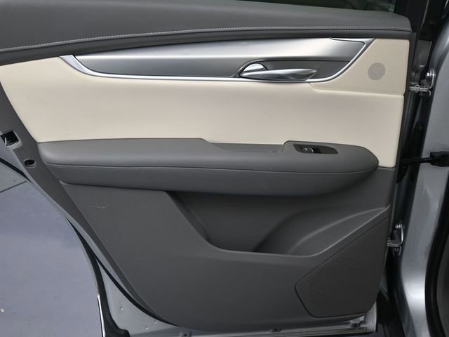 Used 2018 Cadillac XT5 Luxury w/ Driver Awareness Package image 21