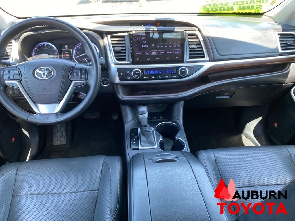 Used 2015 Toyota Highlander Limited Platinum AWD/4WD image 32