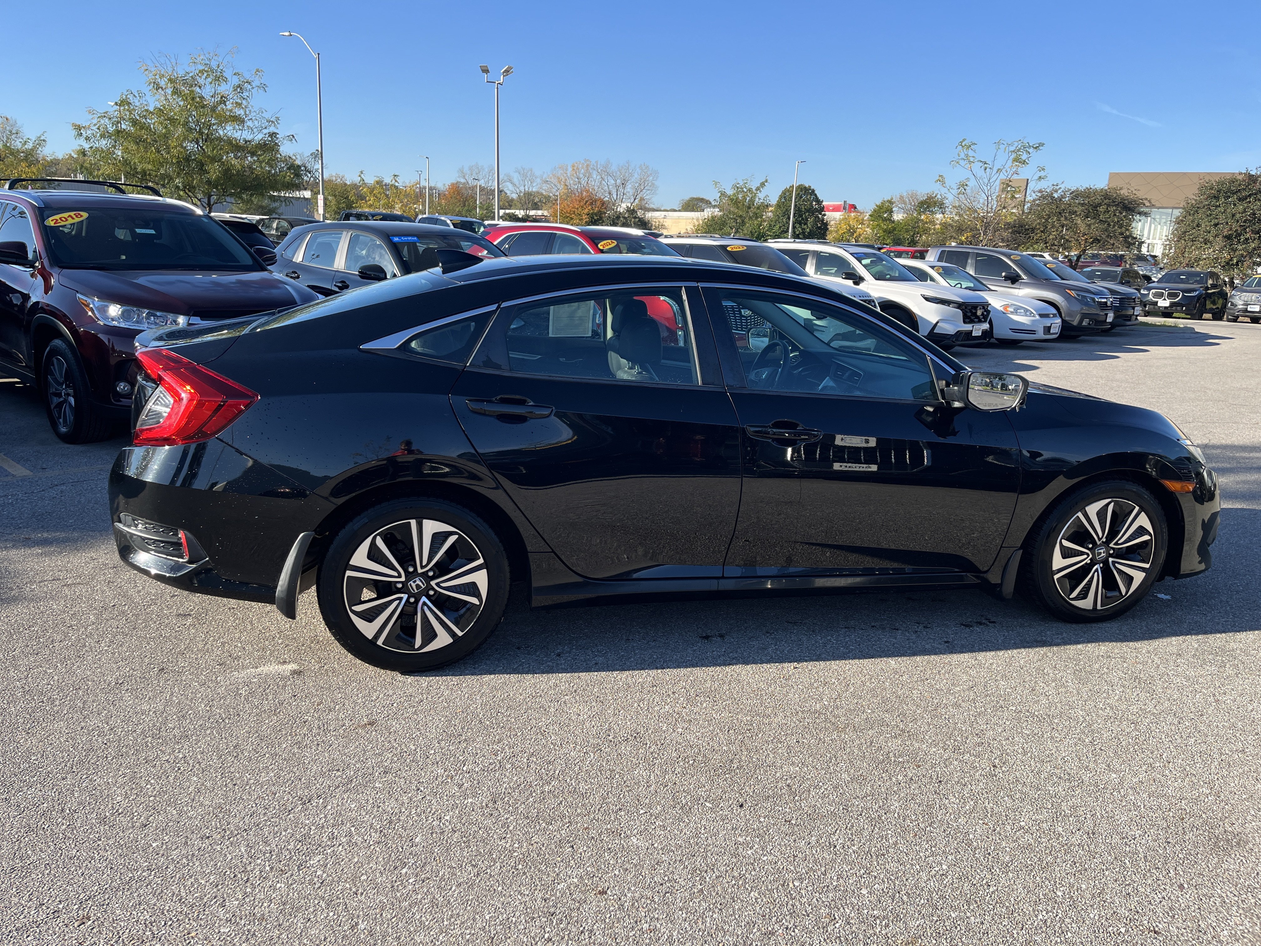 Used 2017 Honda Civic EX-L image 4