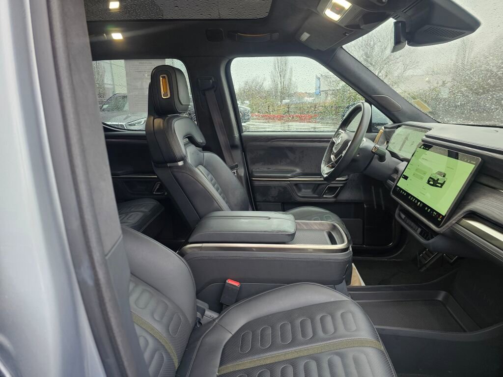 Used 2022 Rivian R1T Launch Edition image 12