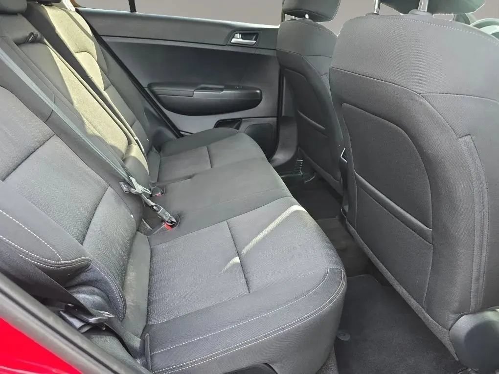 Used 2020 Kia Sportage LX AWD/4WD image 13