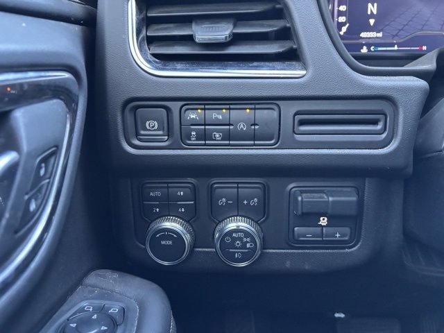 Used 2024 GMC Yukon XL SLT w/ SLT Premium Package image 17