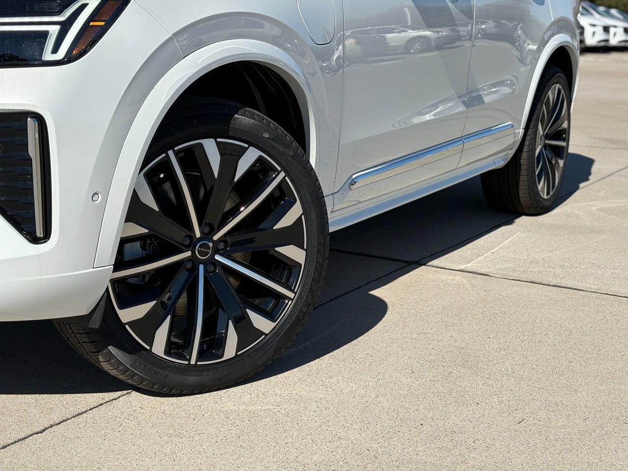 New 2026 Volvo XC90 T8 Plus w/ Protection Package Premier image 8
