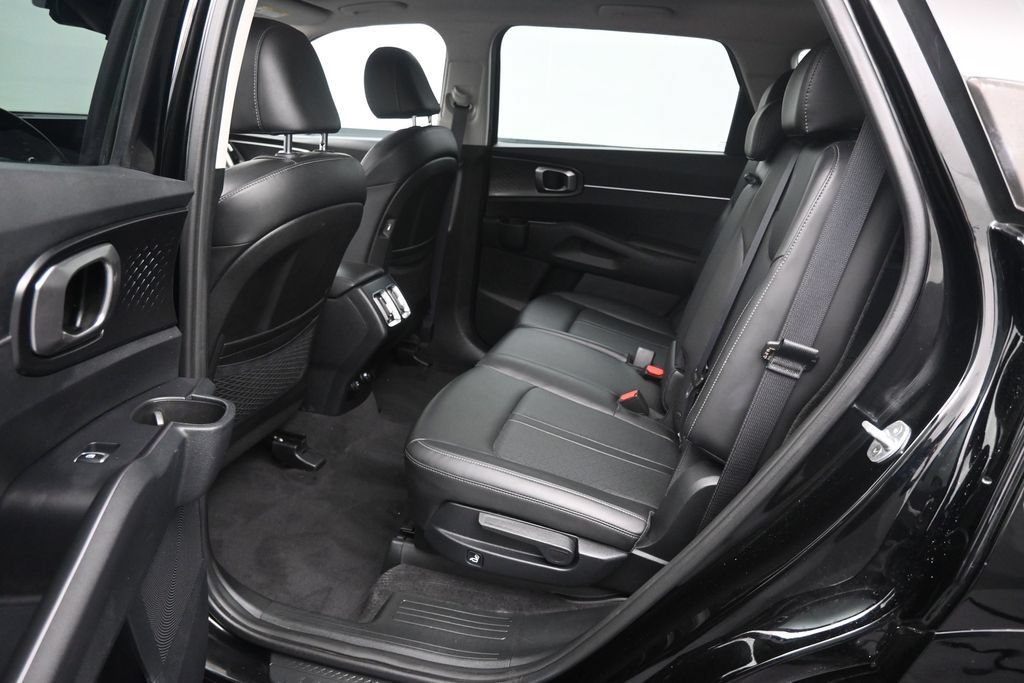 Used 2023 Kia Sorento S w/ Panoramic Sunroof Package FWD image 15