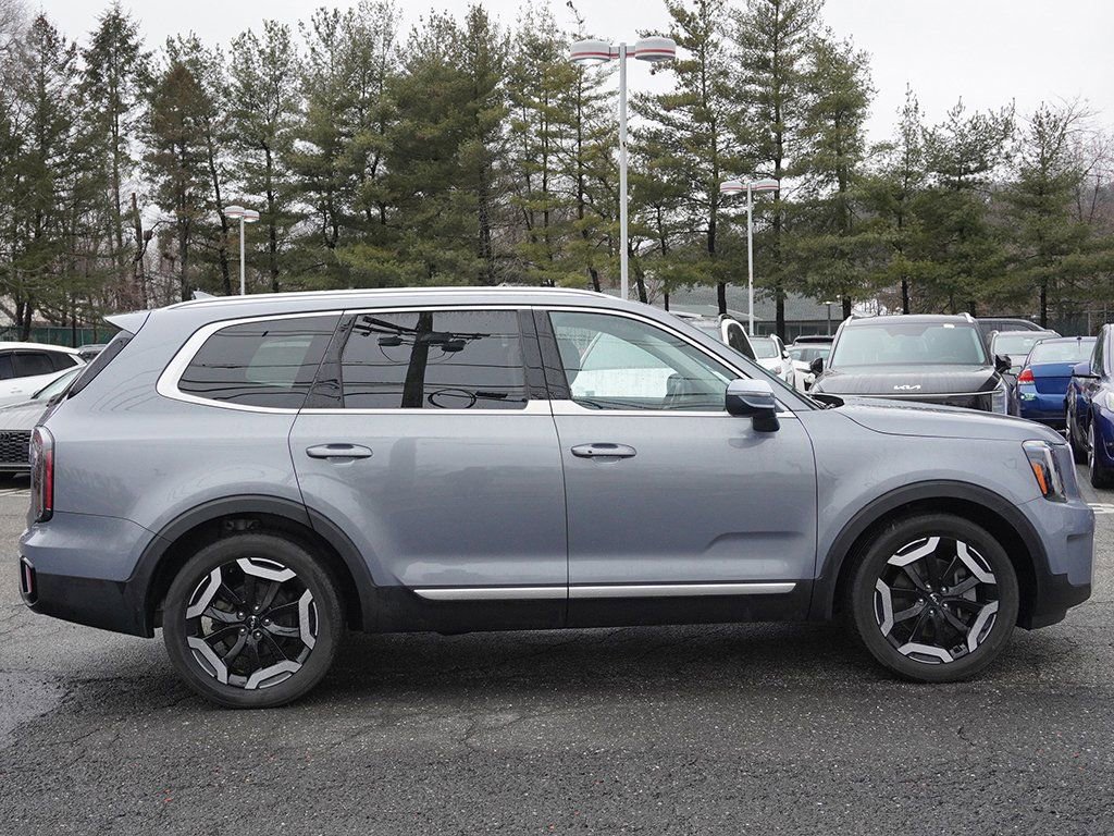 Used 2023 Kia Telluride EX image 20