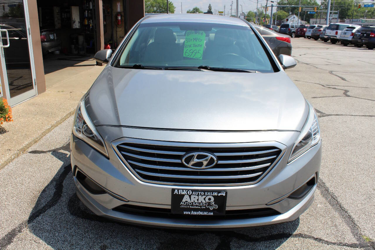 Used 2016 Hyundai Sonata SE w/ Cargo Package image 3