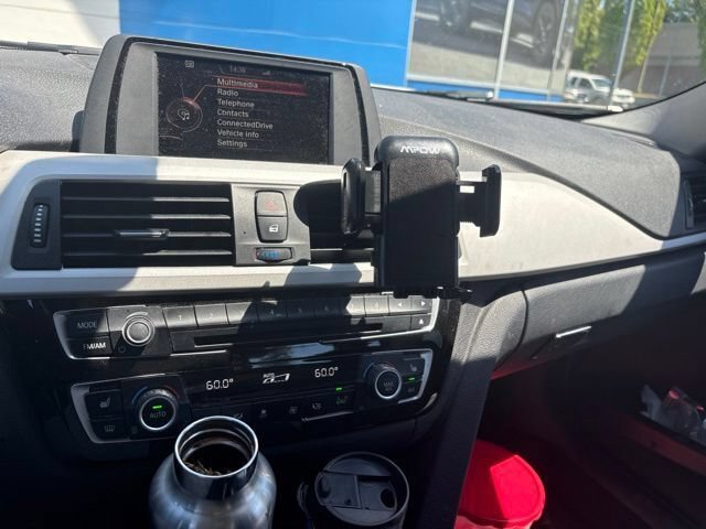 Used 2016 BMW 320i xDrive Sedan AWD/4WD image 5