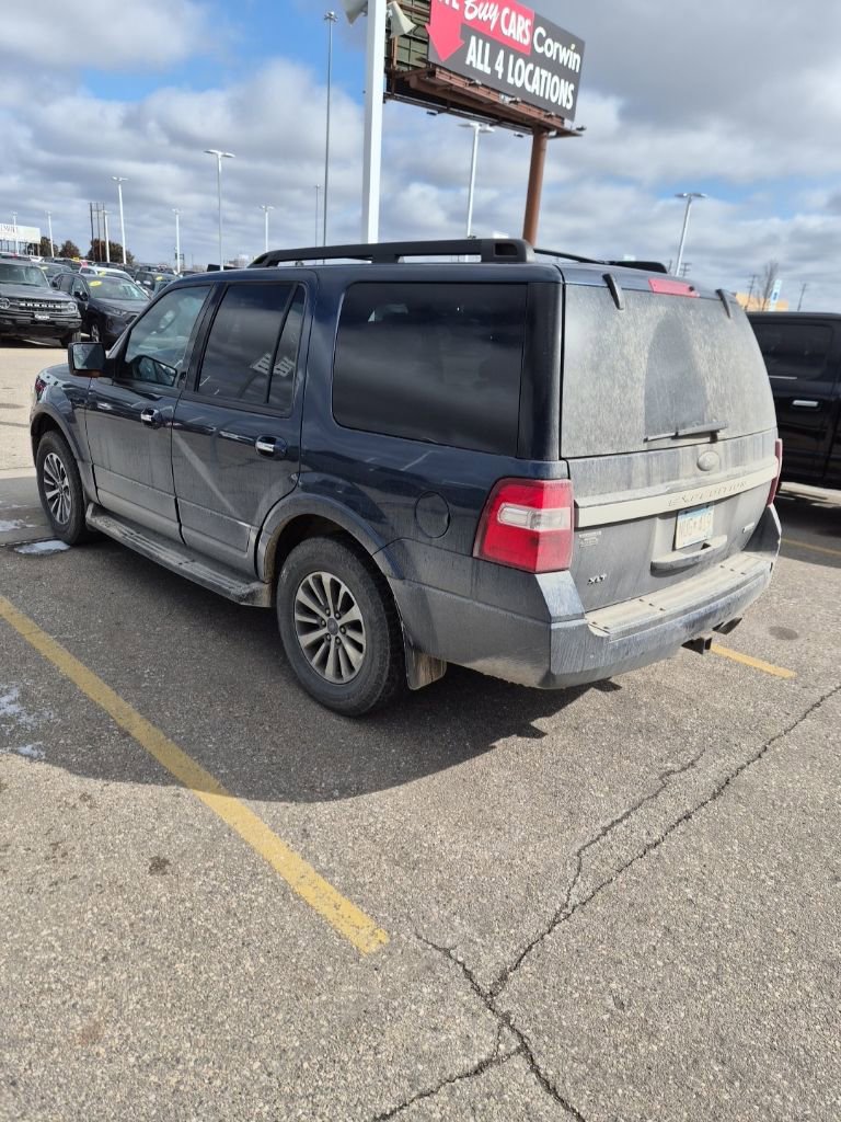 Used 2017 Ford Expedition XLT w/ Equipment Group 202A AWD/4WD image 4