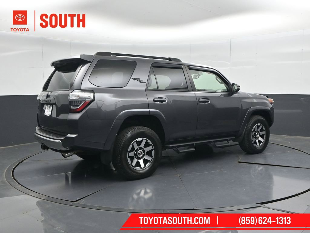 Used 2019 Toyota 4Runner TRD Off-Road Premium AWD/4WD image 2