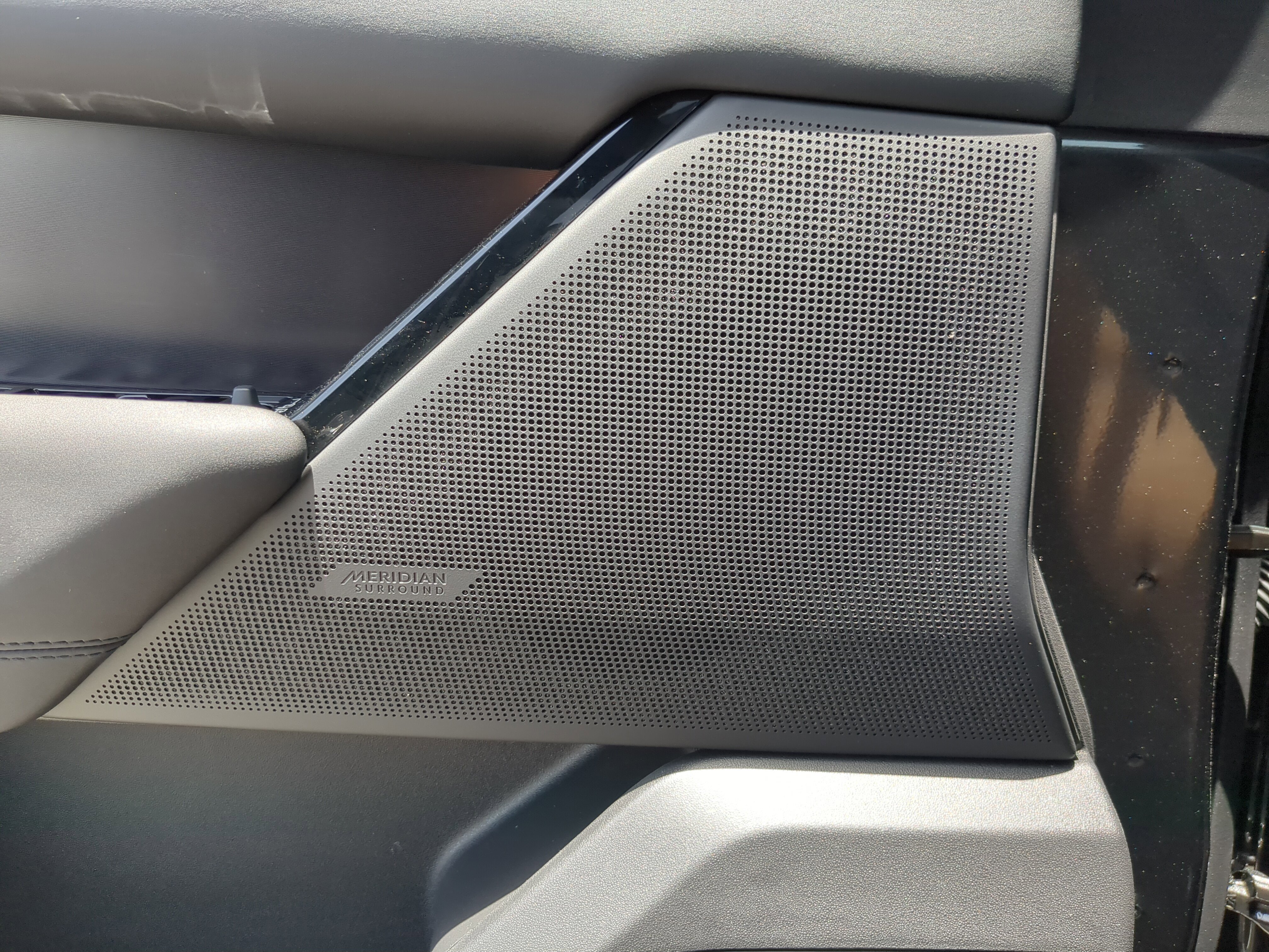 New 2026 Land Rover Range Rover Velar Dynamic SE image 17