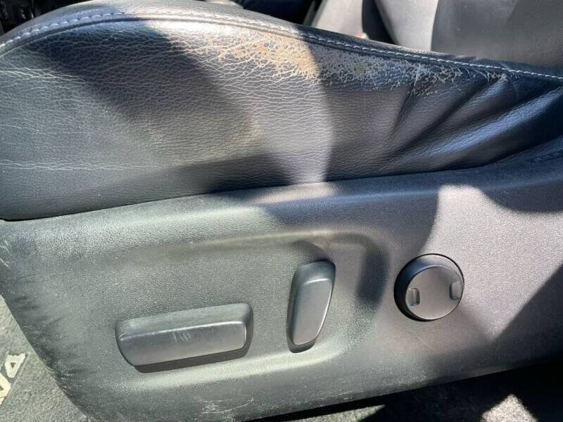 Used 2013 Toyota RAV4 Limited FWD image 13