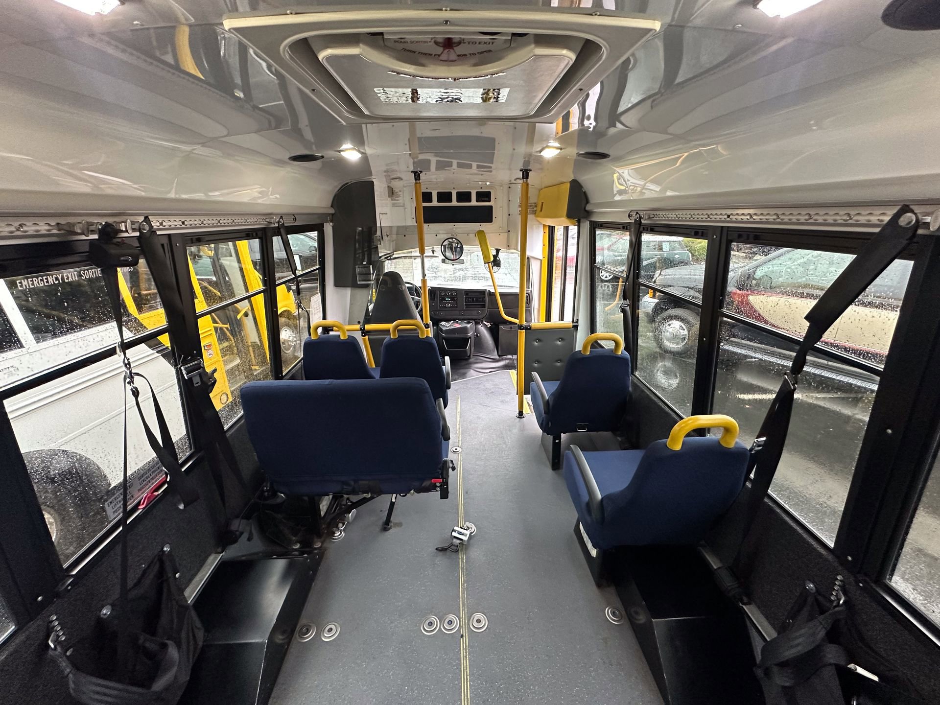 Used 2014 Chevrolet Express 3500 RWD image 7