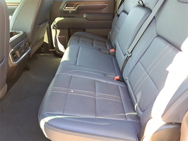 Used 2024 Chevrolet Silverado 3500 High Country image 24