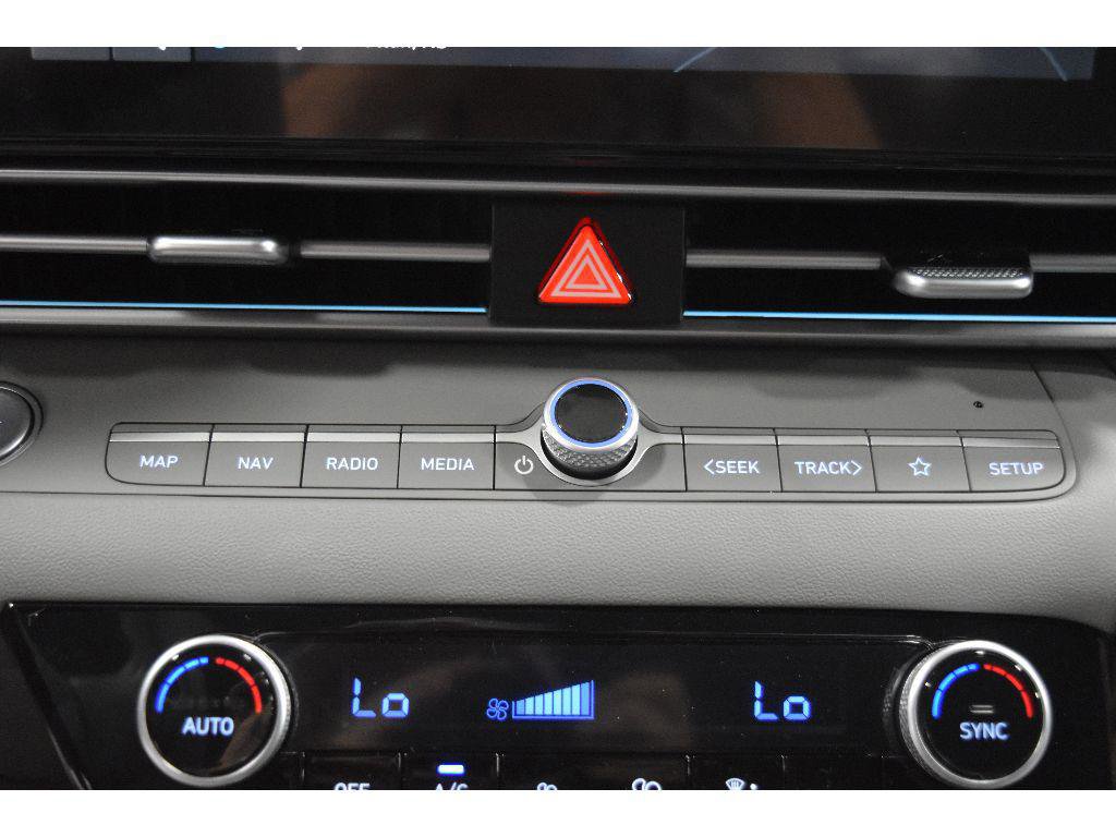 New 2025 Hyundai Elantra SEL image 73