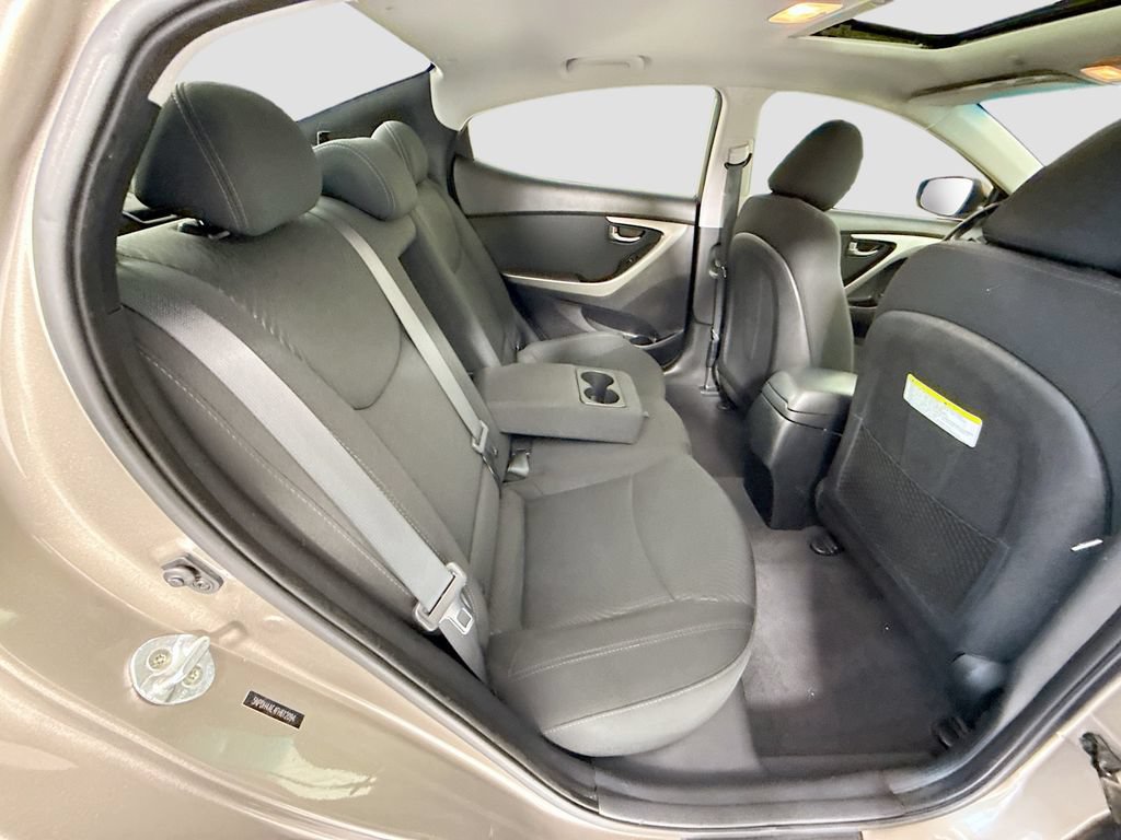 Used 2015 Hyundai Elantra SE w/ Option Group 03 FWD image 22