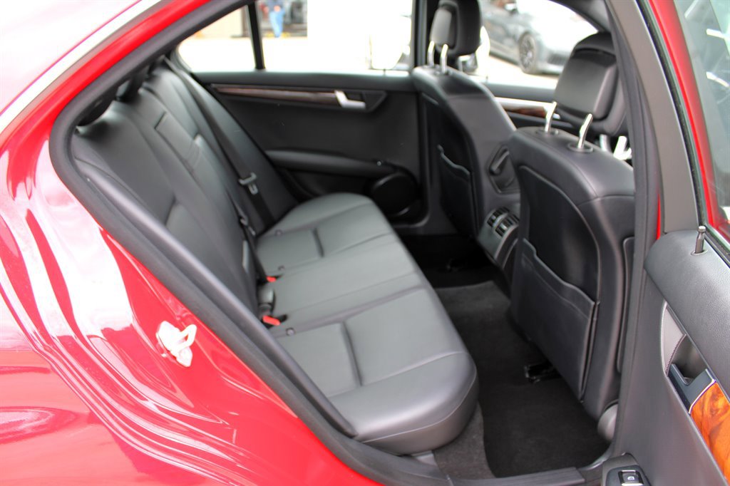 Used 2013 Mercedes-Benz C 250 Luxury image 19
