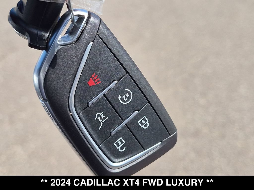 Used 2024 Cadillac XT4 Luxury w/ Cold Weather Package FWD image 28